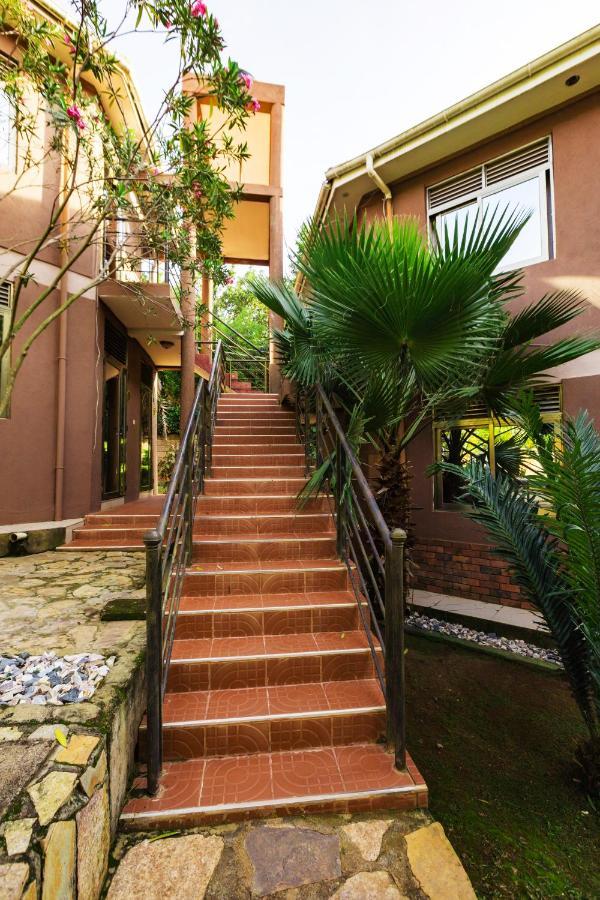 Santa Maria Hotel Entebbe Esterno foto