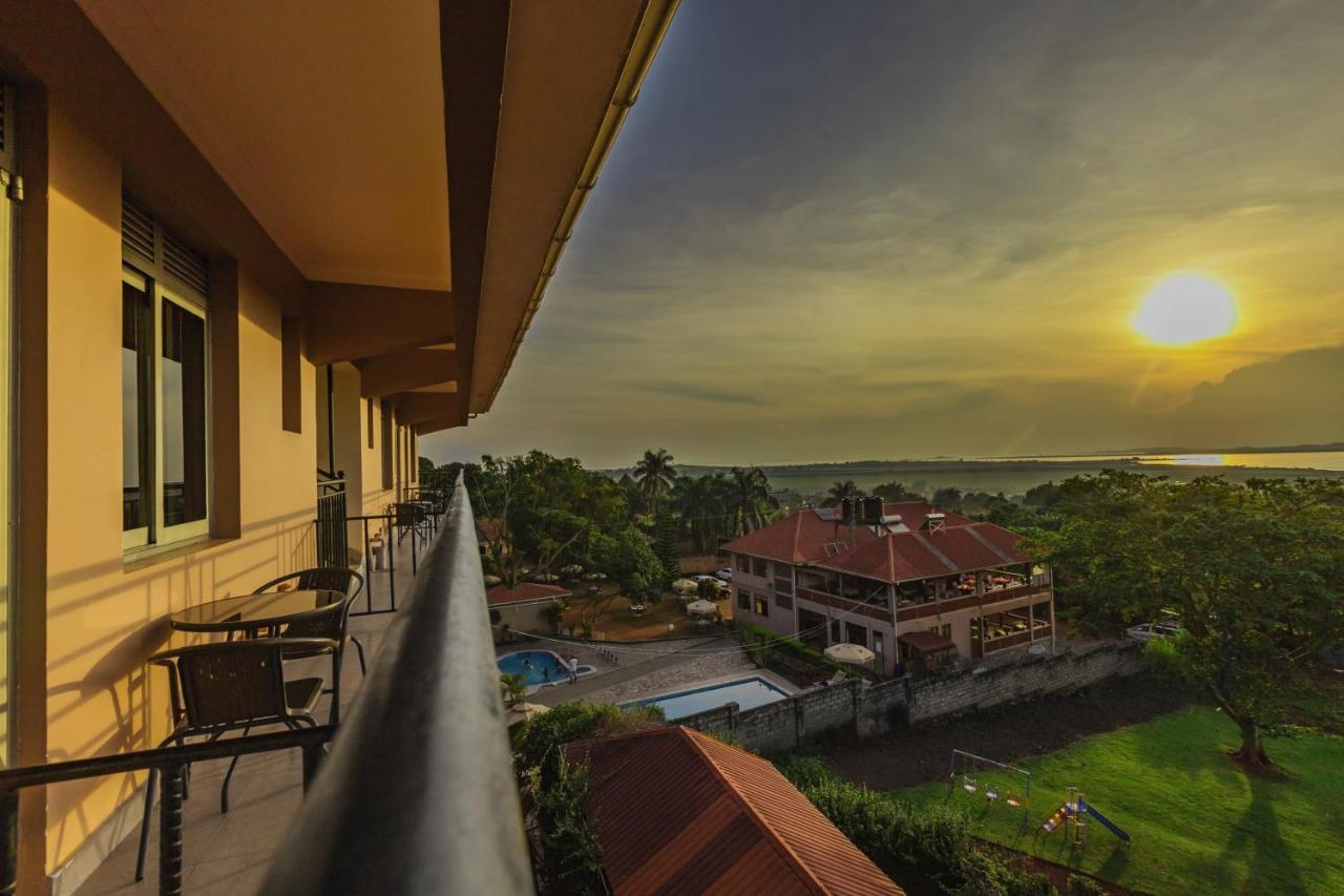 Santa Maria Hotel Entebbe Esterno foto