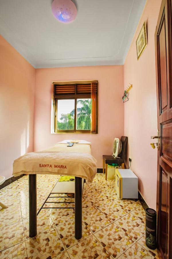 Santa Maria Hotel Entebbe Esterno foto