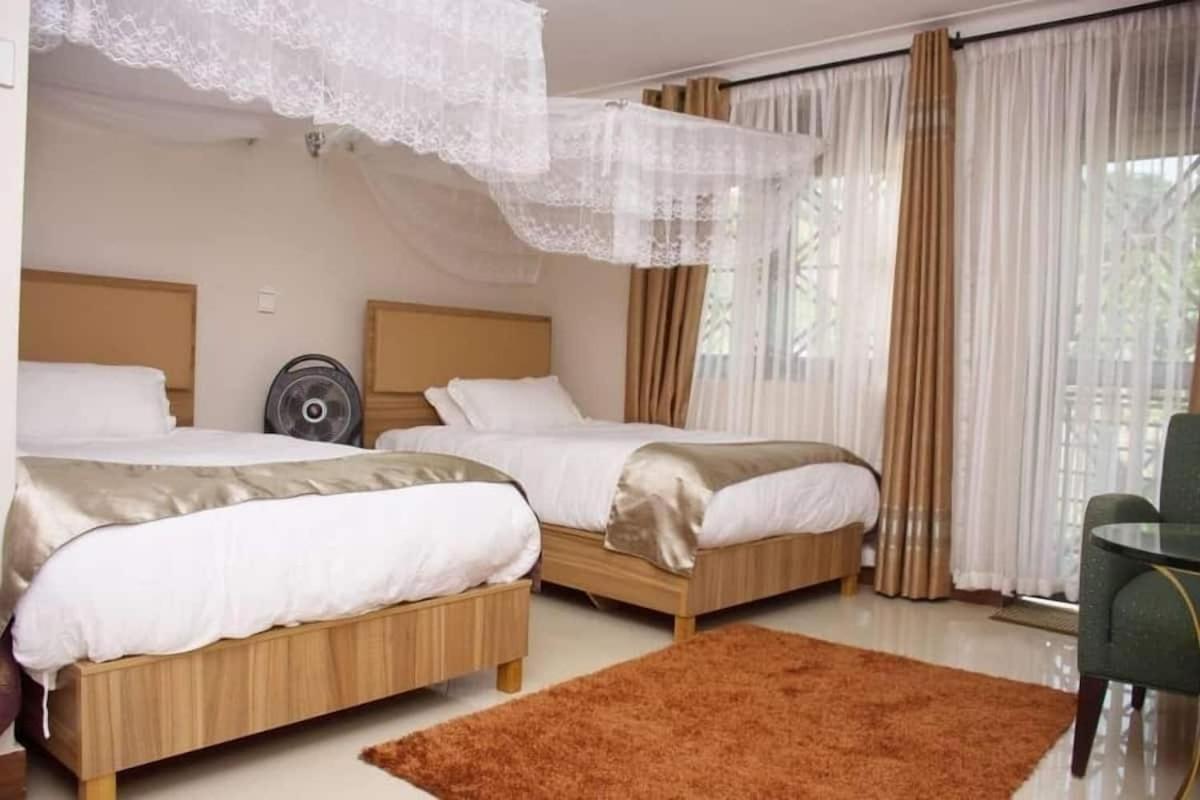 Santa Maria Hotel Entebbe Esterno foto